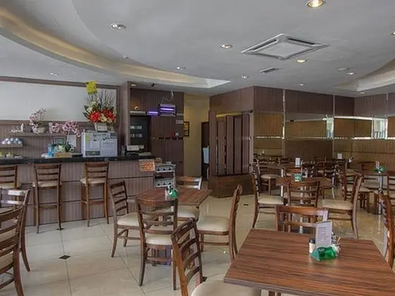 Country Hotel Bandar Baru Klang - Yeme / İçme