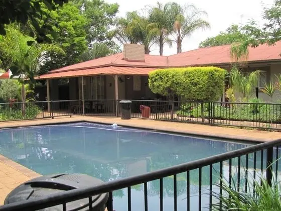 Country Blue Guest House - Havuz