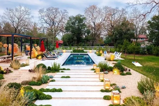 Country Club 2 - Marquee