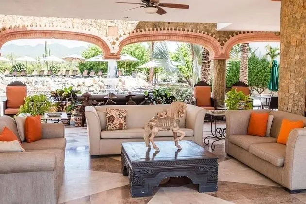 Country Club Relaxing Suite Pool - Lobi