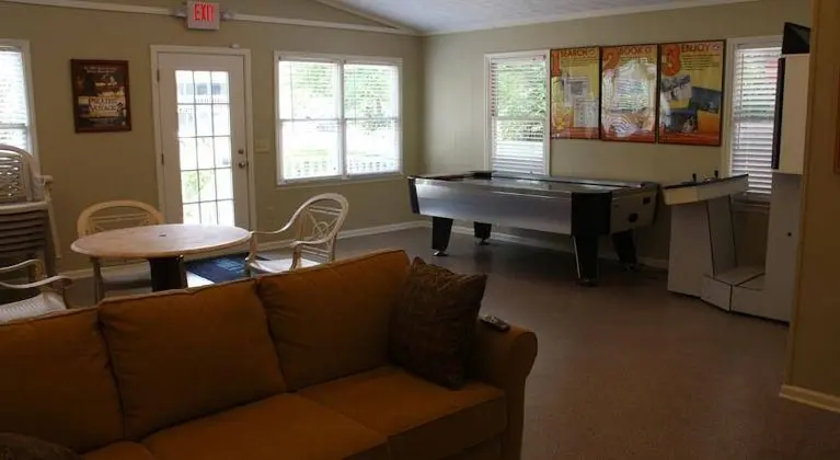 Country Club Villas