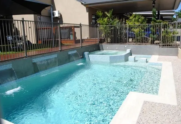 COUNTRY COMFORT TOOWOOMBA HOTEL - Havuz