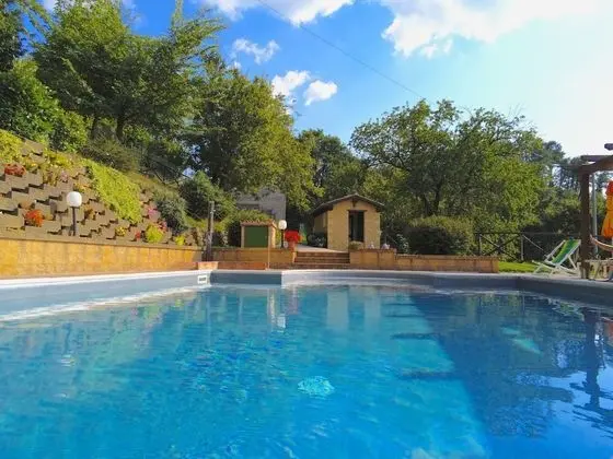 Country Cottage in Marche With Swimming Pool