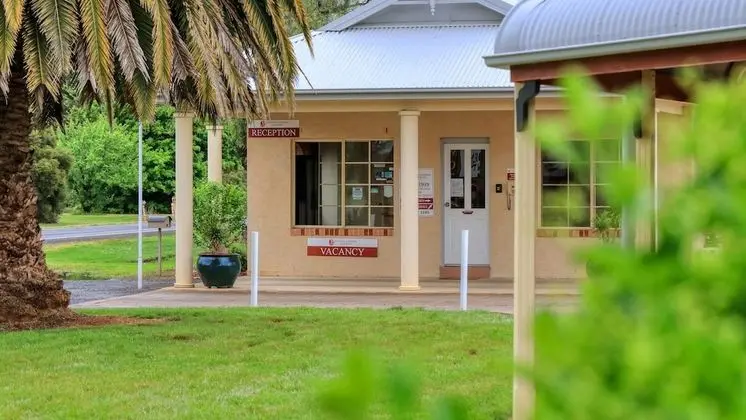 Country Gardens Motor Inn - Lobi