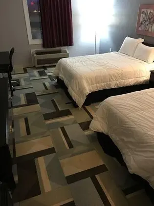 Country Hearth Inn - Benton