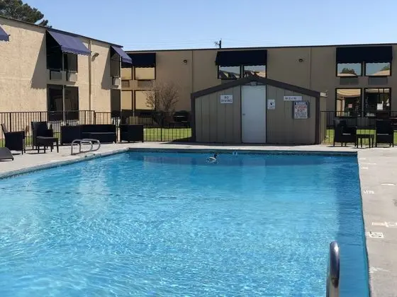 Country Hearth Inn and Suites Abilene - Havuz