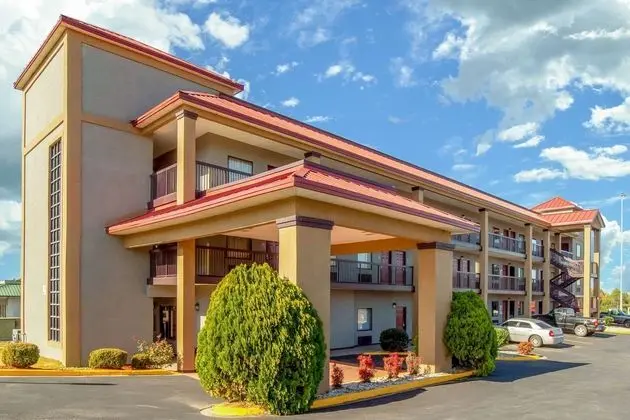 Country Hearth Inn & Suites West Columbia