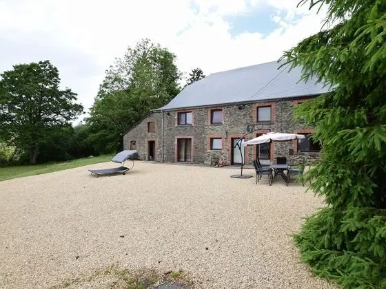 Country House in the Ardennes With Schwimmbad From April to September - Dış Mekan