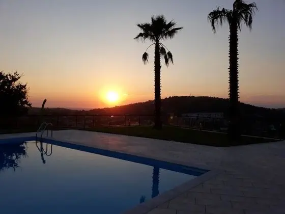 Country House Marj & Jo Resort - Havuz