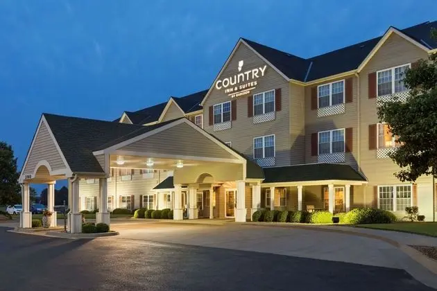 Country Inn & Suites By Carlson Salina