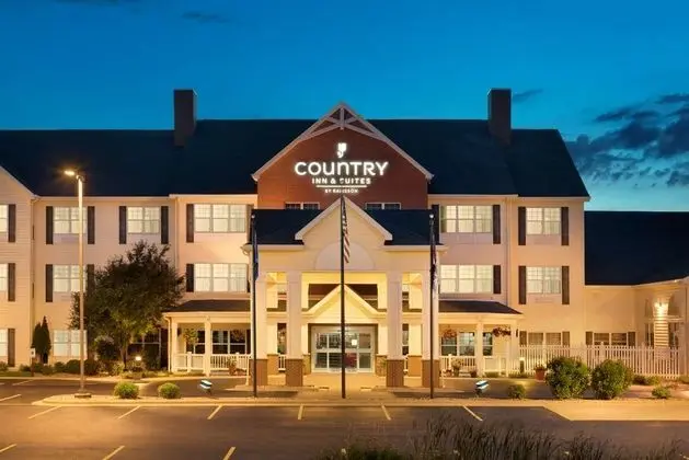 Country Inn & Suites by Radisson, Appleton North,