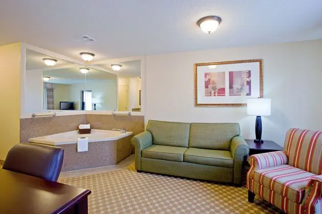 Country Inn & Suites by Radisson, Asheville at Asheville Outlet Mall, 