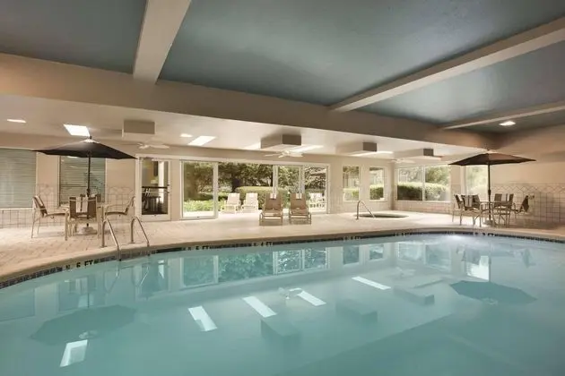 COUNTRY INN SUITES BY RADISSON ATLANTA AIRPORT NOR - Havuz