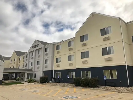 Country Inn & Suites by Radisson, Brookings, SD