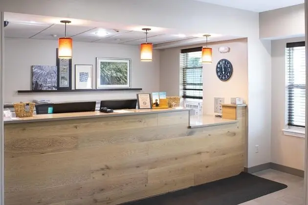 Country Inn & Suites by Radisson, Carlisle, PA - Lobi