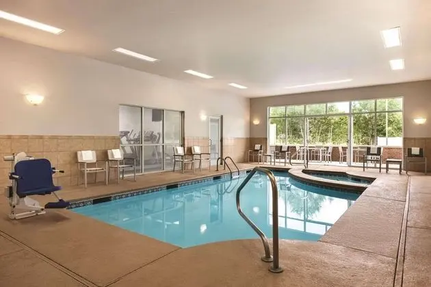 Country Inn & Suites by Radisson, Conyers, GA - Havuz