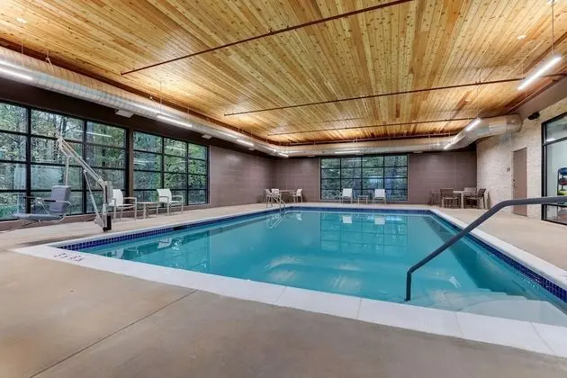 Country Inn & Suites by Radisson, Cumming, GA - Havuz
