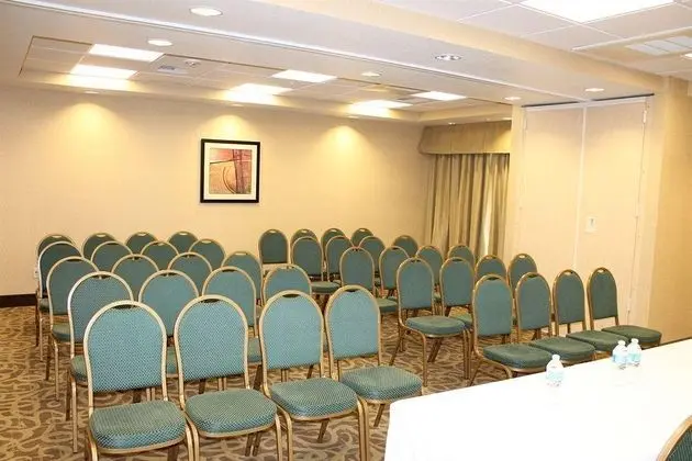 Country Inn & Suites by Radisson, Dixon, CA - UC D