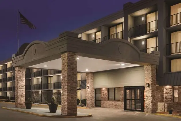 Country Inn & Suites by Radisson, Erlanger, KY - Dış Mekan
