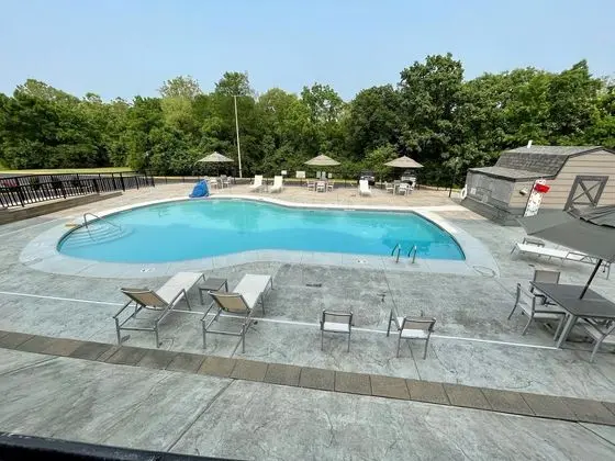 Country Inn & Suites by Radisson, Erlanger, KY - Havuz