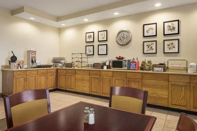 Country Inn & Suites by Radisson, Findlay, OH