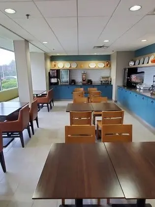 Country Inn & Suites by Radisson, Fredericksburg South (I-95), VA - Yerinde Yemek