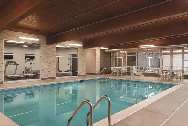 Country Inn & Suites by Radisson, Ft. Atkinson, WI - Havuz