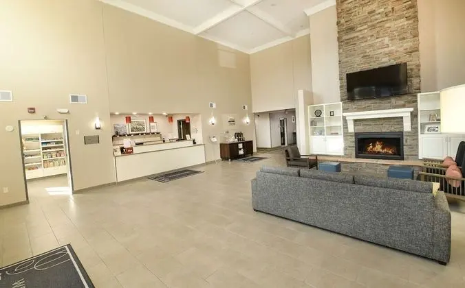 Country Inn & Suites by Radisson, Grand Forks, ND - Lobi