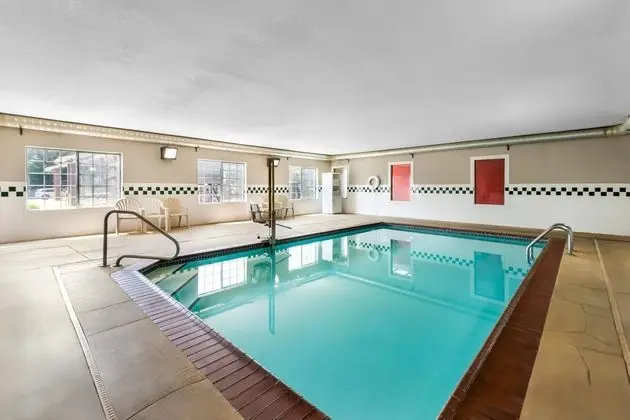 Country Inn & Suites by Radisson, Hot Springs, AR - Havuz