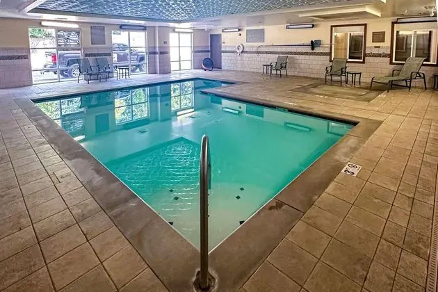 Country Inn & Suites by Radisson, Knoxville at Ced - Havuz