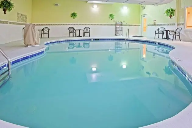 Country Inn & Suites by Radisson, Knoxville West, TN - Havuz