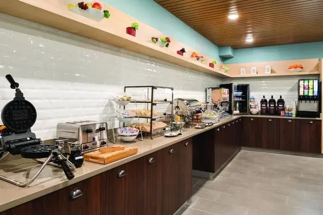 Country Inn & Suites by Radisson, La Crosse