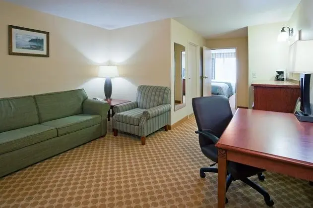 Country Inn & Suites by Radisson, Marinette, WI