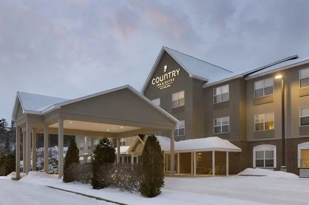 Country Inn & Suites by Radisson, Marquette, MI