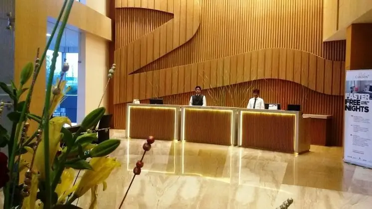 Country Inn & Suites by Radisson, Meerut - Lobi