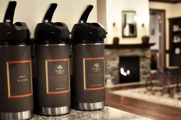 Country Inn & Suites by Radisson, Milwaukee Airport, WI - Yerinde Yemek