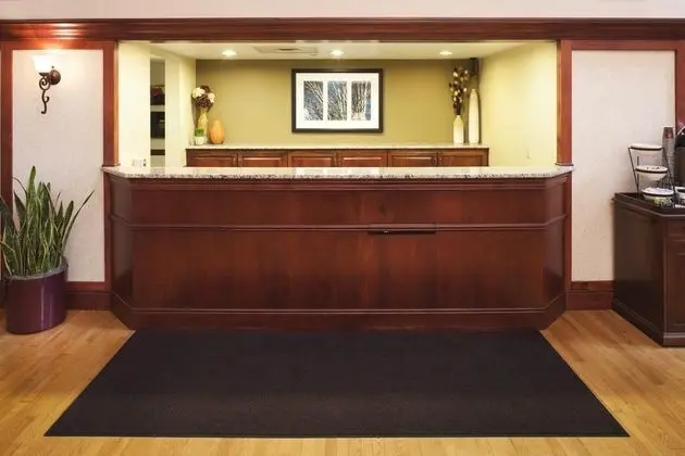 Country Inn & Suites by Radisson, Milwaukee West (