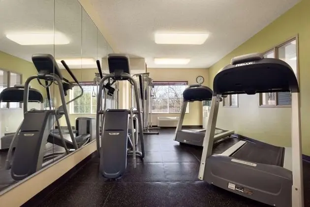 COUNTRY INN SUITES BY RADISSON NORMAN OK - Fitness