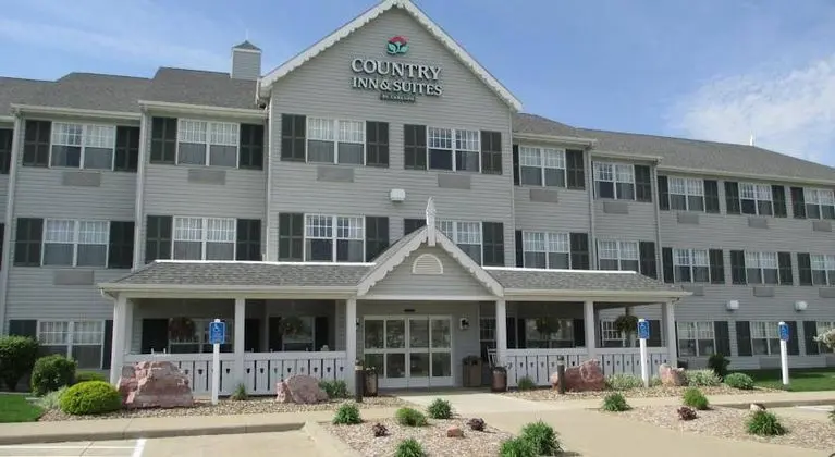 Country Inn & Suites by Radisson, Pella, IA
