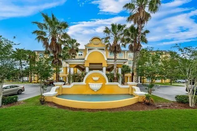 Country Inn & Suites by Radisson, Port Orange-Dayt - Dış Mekan