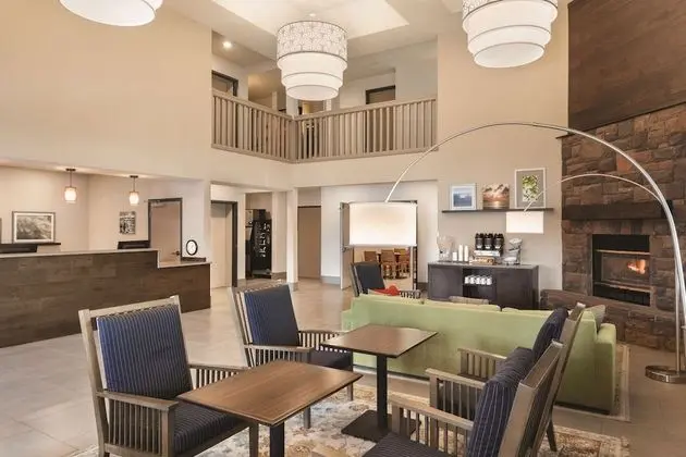 Country Inn & Suites by Radisson, Prineville, OR - Lobi