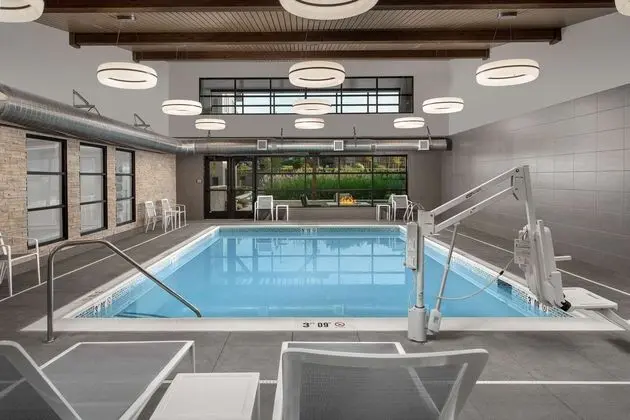 Country Inn & Suites by Radisson, Seattle-Tacoma I - Havuz