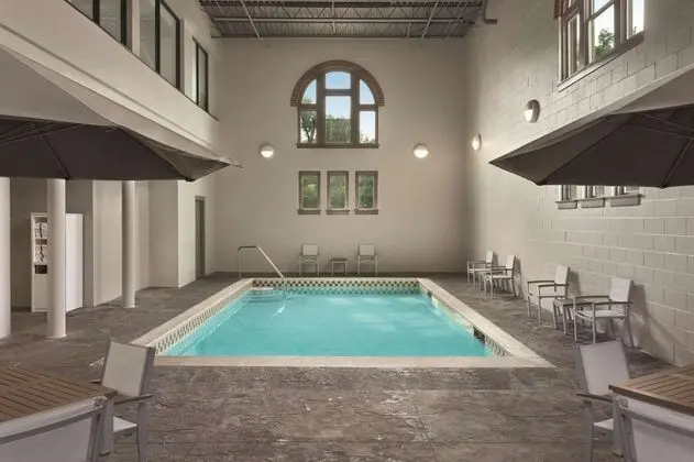 Country Inn & Suites by Radisson, St. Charles, MO - Havuz