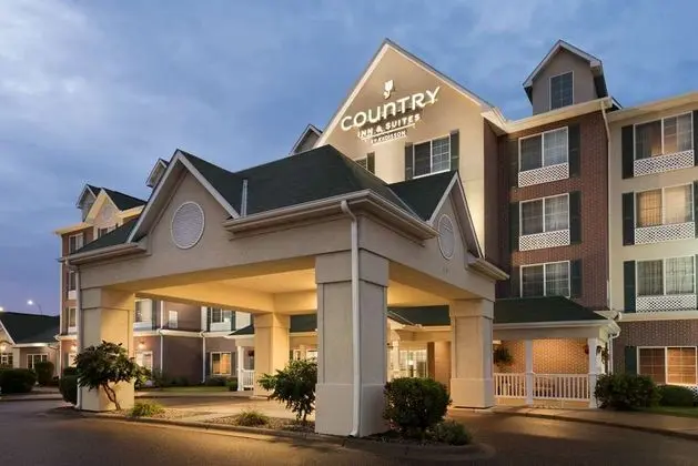 Country Inn & Suites by Radisson, St. Paul Northea