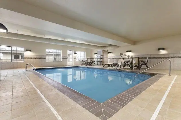 Country Inn & Suites by Radisson, St. Peters, MO - Genel