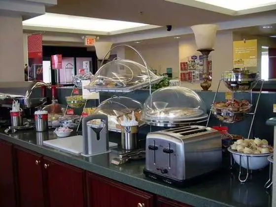 Country Inn & Suites Radisson Toronto Mississauga - Yeme / İçme
