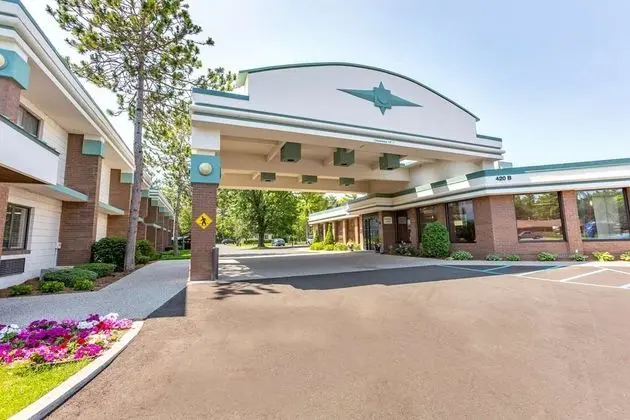 COUNTRY INN SUITES BY RADISSON TRAVERSE CITY MI
