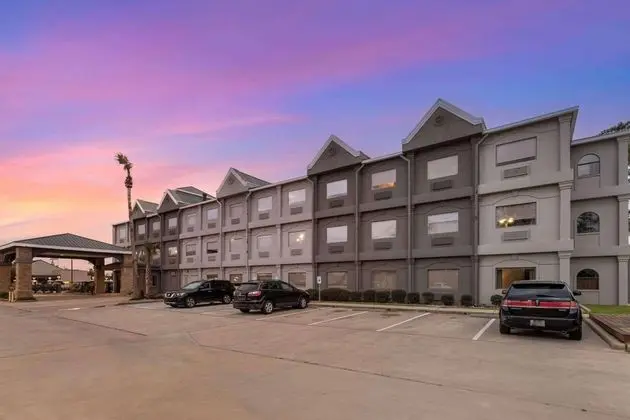 Country Inn & Suites by Radisson, The Woodlands - Dış Mekan