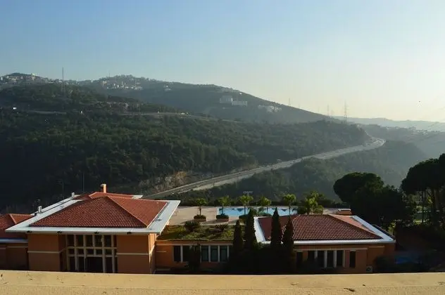Country Lodge Hotel & Resort