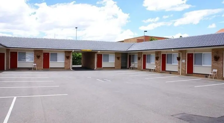 Country Lodge Motor Inn - 1